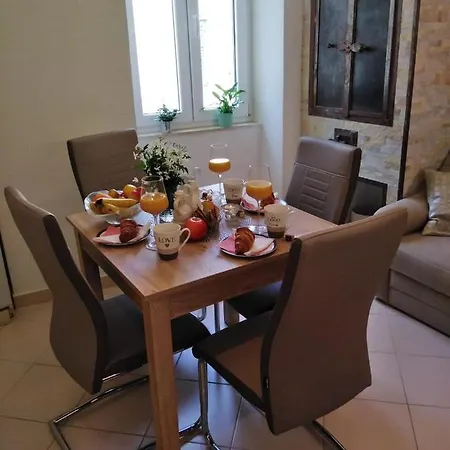 Joy Old Town Apartment